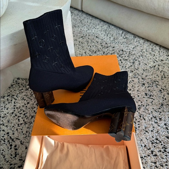 Louis Vuitton Silhouette Ankle Boot Size 39 - Picture 2 of 4